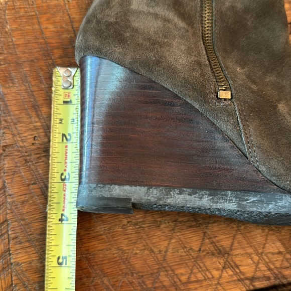 Cute Franco Sarto size 6 suede higher zipper boots. - Picture 6 of 13